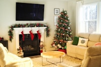 Christmas Home Tours — highlights and attractions from this guide