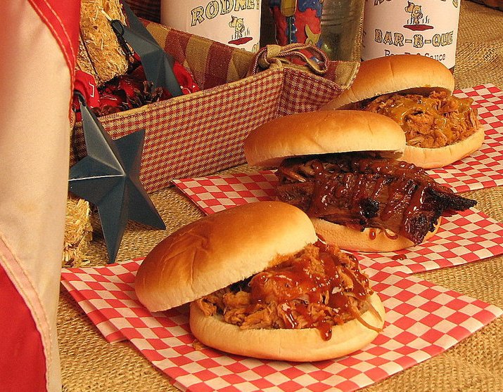 For over fifteen years, Rodney’s has been serving folks across the area, regardless of guests dining in for fresh goodness or Rodney’s bringing everything fresh to a catered event. For those who enjoy tantalizing their tastebuds with their own hint of Southern flavor, they genuinely make sure it’s in every bite. The family atmosphere is a staple that makes Rodney’s different than other places. You have to experience it yourself. It’s locally owned and seasoned with family tradition from the kitchen to the dining room table, and often delivered for the perfect occasion . Arrive early for a hearty breakfast throughout the week. Meet family and friends, or meet a group in the private dining room. Rodney’s has been a favorite place to gather. Breakfast is served at 8 a.m. and doesn’t stop until noon. From biscuits to bagels, one will find something they are craving. The new item on the menu, the Texan, you may want to ask about. They also offer omelets, pancakes, and a variety of other breakfast choices — more scenes and local spots from this guide