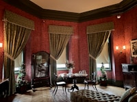 Christmas Home Tours — more scenes and local spots from this guide