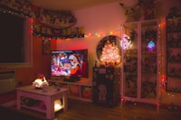 Christmas Home Tours — highlights and attractions from this guide