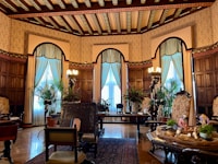 Christmas Home Tours — highlights and attractions from this guide